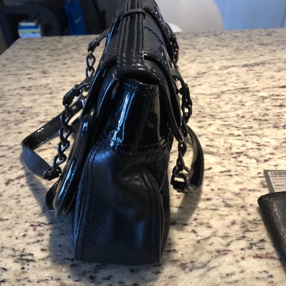 Fendi B bag and matching wallet - Picture 10 of 16